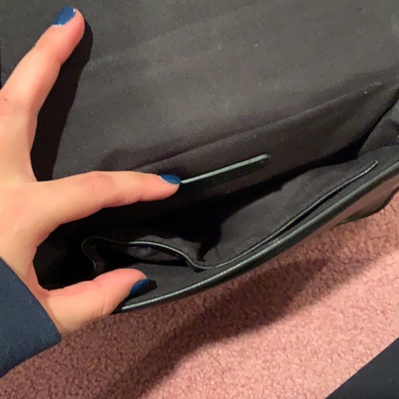 F21 Crossbody Bag - Picture 6 of 7